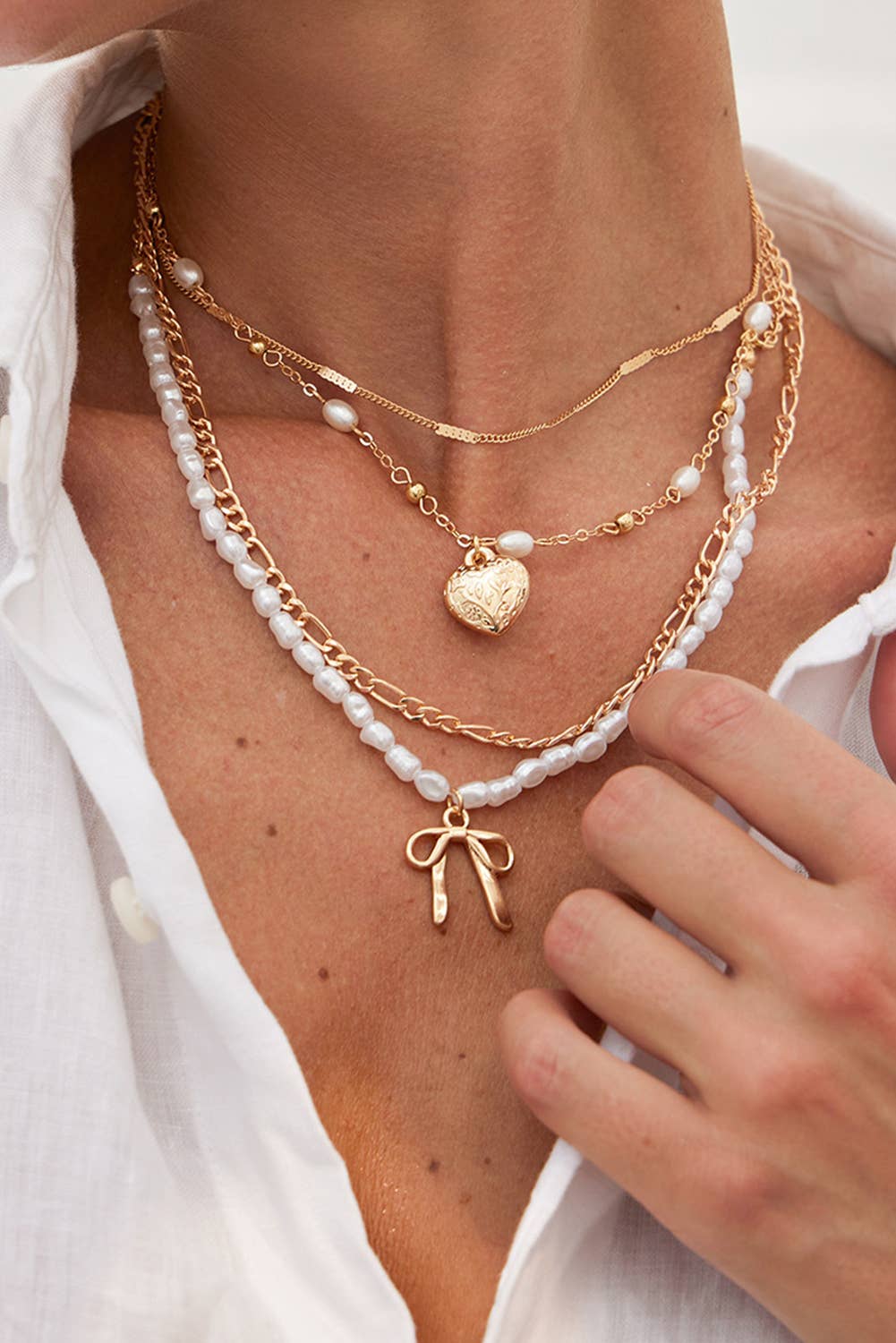Aapparella - Bow Heart Pendant Pearl Chaining Plated Necklace